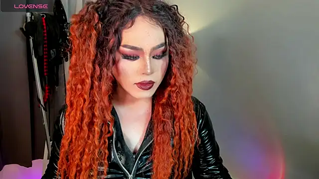 DominaAurumXXX webcam