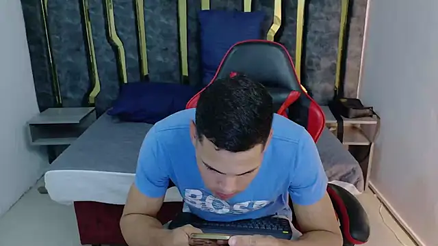 Dilan_Foster webcam