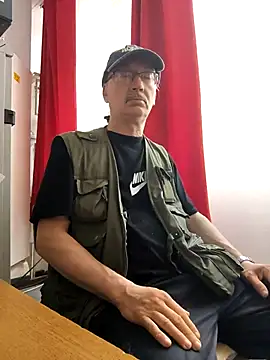 cumloverboyxx69 webcam