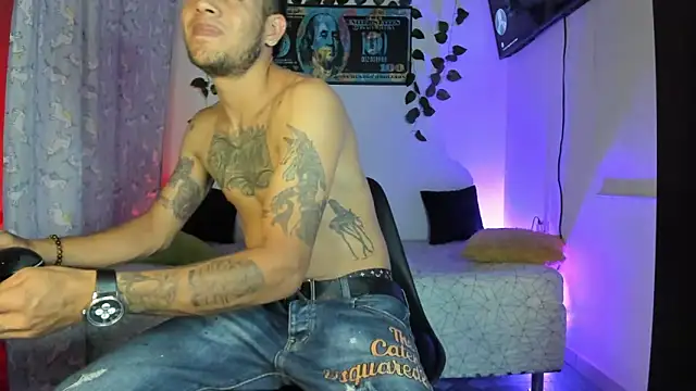 mikee_scooth webcam