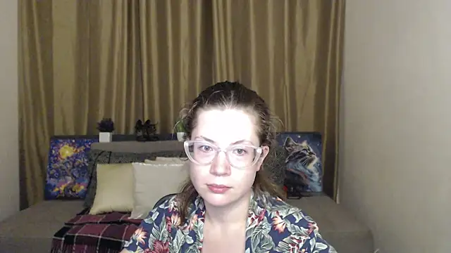 Alicia_redfollow webcam