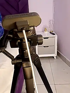 Cloeejohnsonn webcam