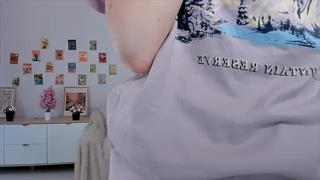 BettyBrowni webcam
