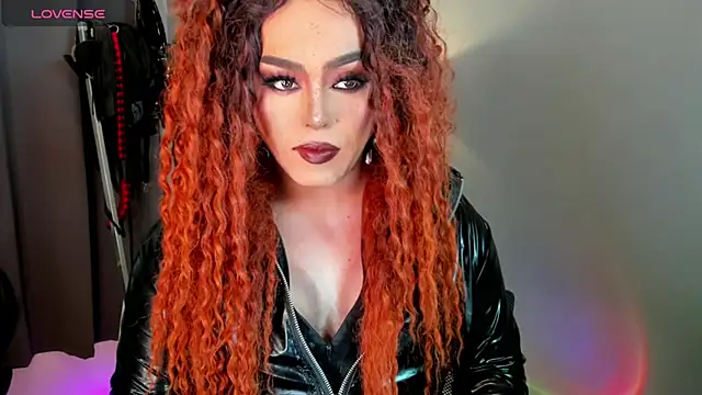 DominaAurumXXX webcam
