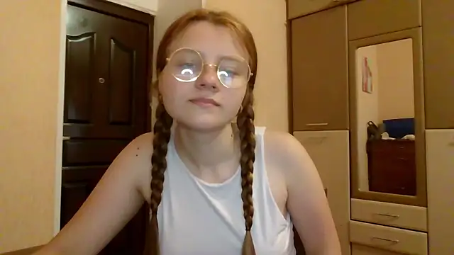 Little_shygirl webcam