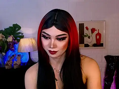 Hugecock_shantall webcam