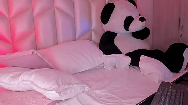 AlhanaRose webcam