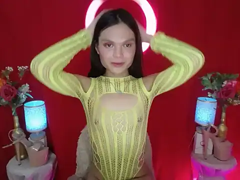 petite_maxi - Petite_maxi's free webcam - UK Sex Cams