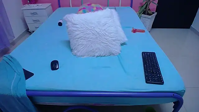 noalucia webcam