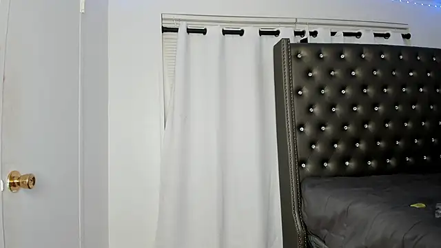 SashaMalone webcam