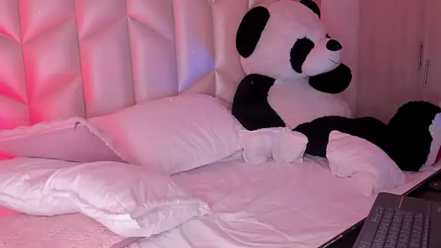 AlhanaRose webcam