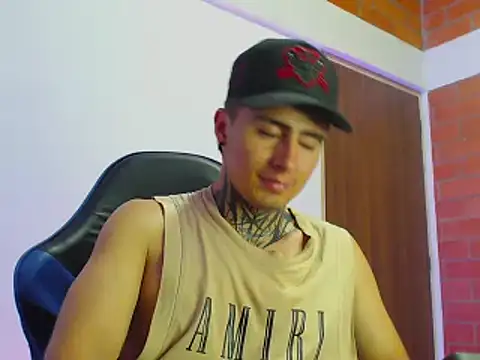 michael_18cm webcam