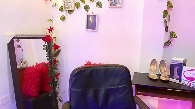 sapphire_lilac webcam