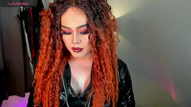 DominaAurumXXX webcam