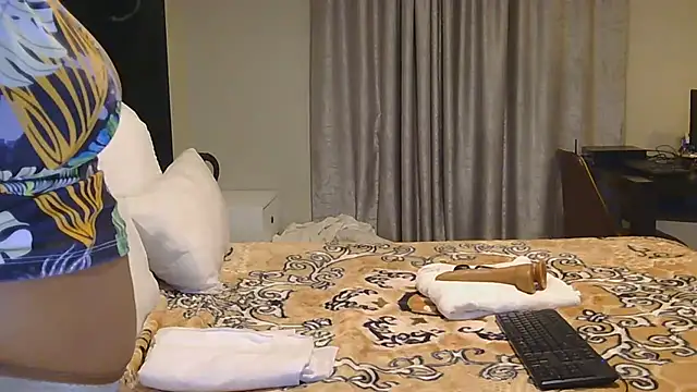 BQueen223 webcam