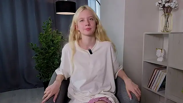 AfraHiggins webcam
