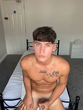 naughtyboy0124 webcam