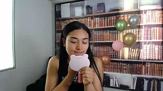 MilaSweet_ webcam