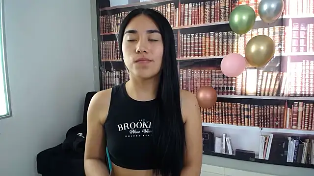 MilaSweet_ webcam