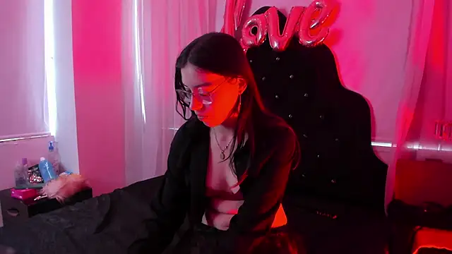 Crimsonsecrets webcam