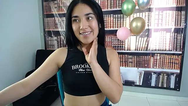 MilaSweet_ webcam