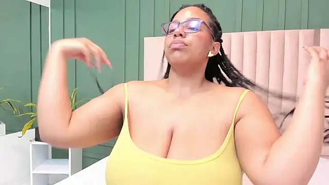 Tiana-Moon webcam