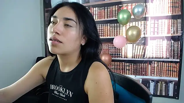 MilaSweet_ webcam