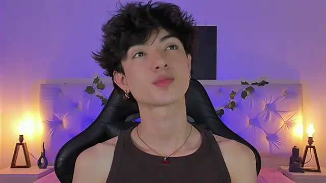 Elliot_younngg webcam