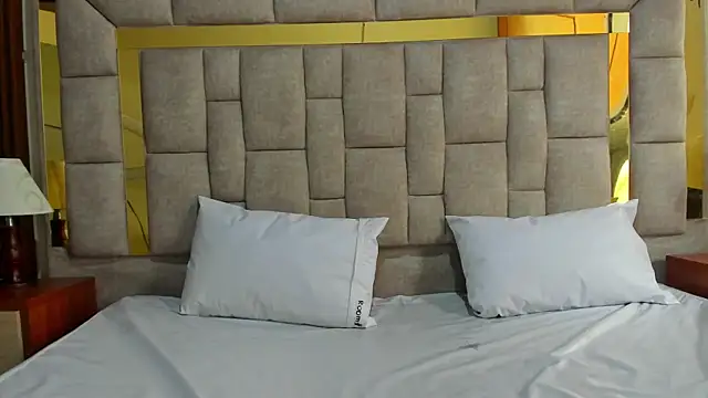 Dulce_Pettit webcam