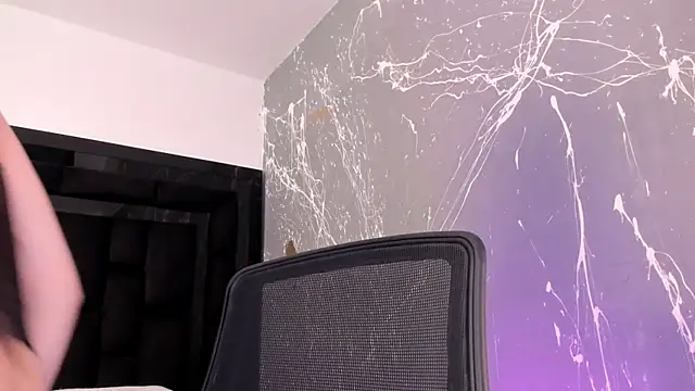 DanniMontes webcam