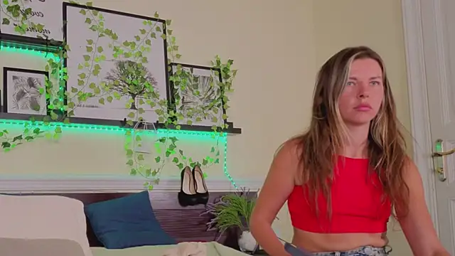 Real_Tini webcam