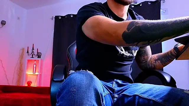 MightyAaron66 webcam
