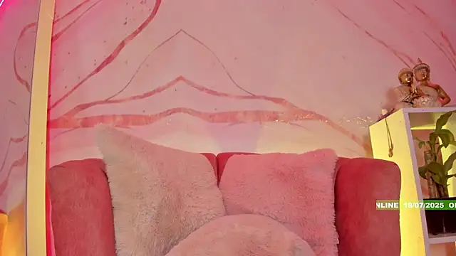 Eva_Coluccy webcam