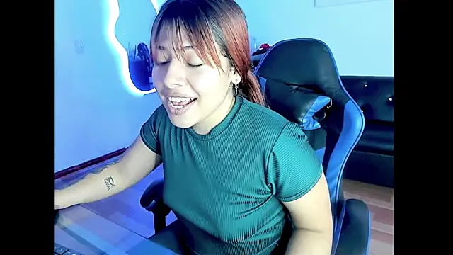 Carolina-petite webcam