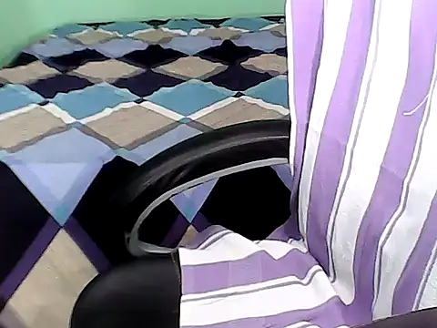 NISHA_JAAN01 webcam