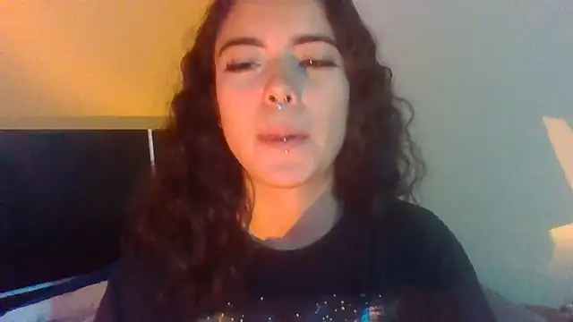 LiaBela_ webcam