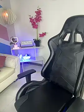  sophia_brunette_ chat room