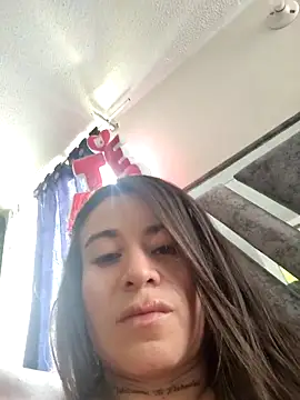 Alona_Evans webcam