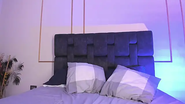 sara__jones_gh webcam