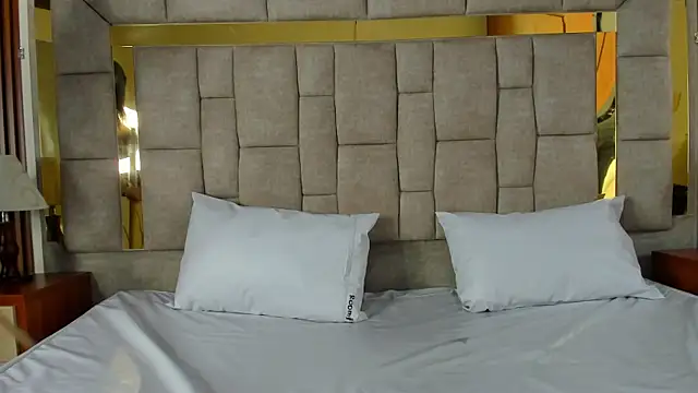 Dulce_Pettit webcam