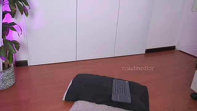 roselinedior webcam