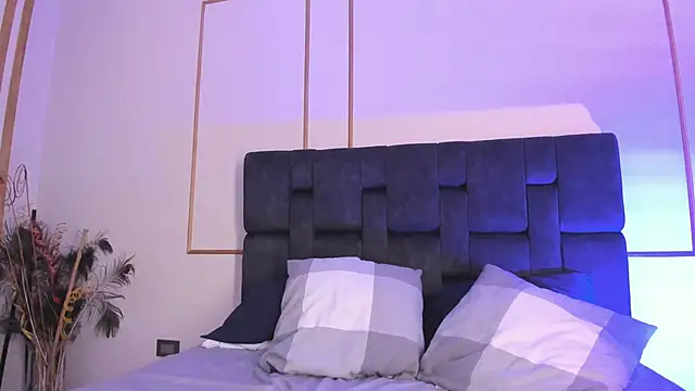 sara__jones_gh webcam