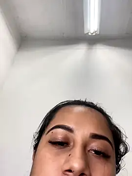 Leila__Saade webcam