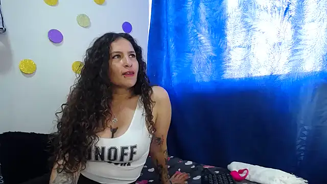 leyla_horny_bg - Leyla_Horny_Bg's free webcam
