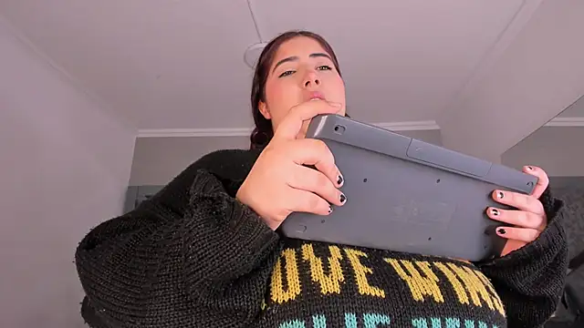 amberinihoffman - AmberiniHoffman's free webcam