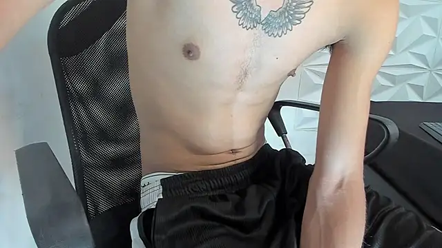 lunay_bigcock420 webcam