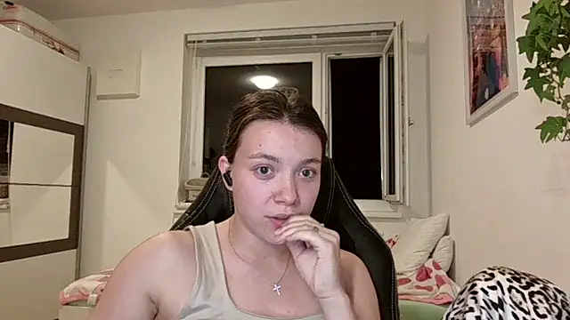 WonderAngela webcam