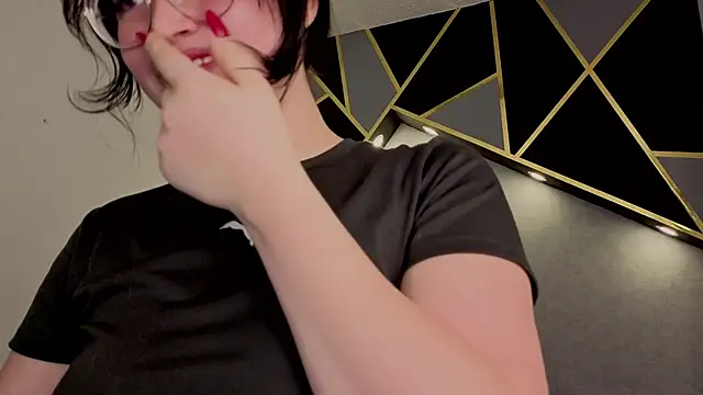 almma_shy webcam