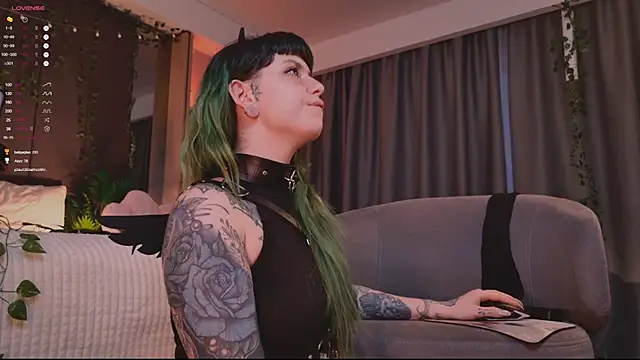 MichaellaMoon webcam