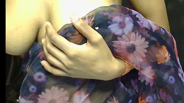 wow-simran webcam
